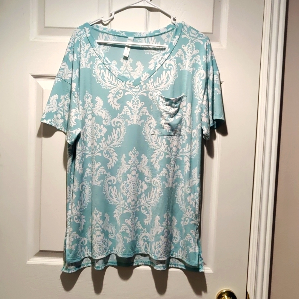 Honeyme mint paisley top